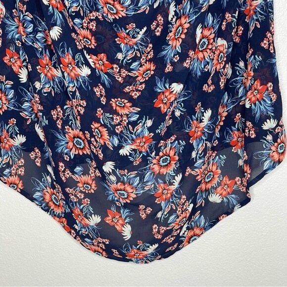 Torrid Women's Floral Chiffon Drape Back Blouse Top Size 1X - Picture 7 of 12